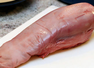 Tips for Cutting Down on Unappealing Smells When Boiling Beef Tongue