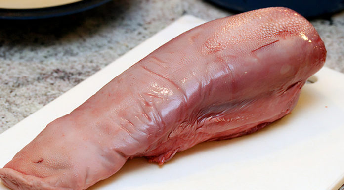 Tips for Cutting Down on Unappealing Smells When Boiling Beef Tongue