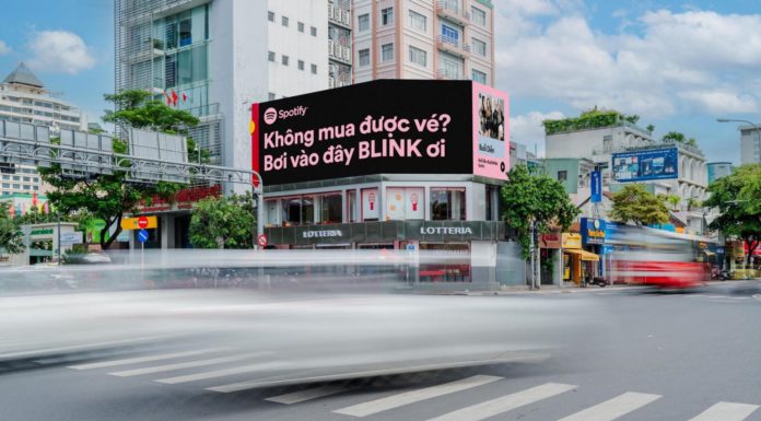 3 Easy and Fast Apps to Create Moving Texts on Your Phone