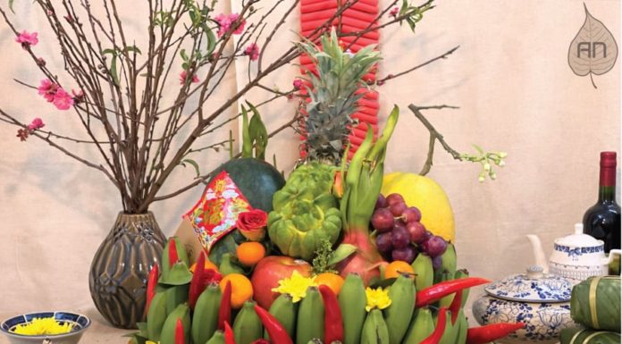 Why do people use odd numbers of bananas for worship despite the “expensive” price?