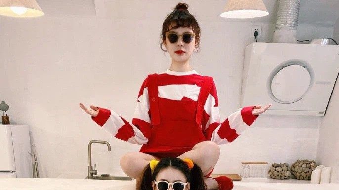 10+ Fun and Unique Ways to Take Hilarious Group Photos – Save Now to Capture with Your Besties!