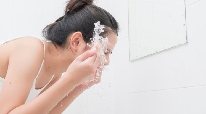Tips from a Dermatologist on Washing Your Face for Reducing Dark Spots