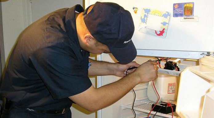 Should you unplug your refrigerator before going home for Tet holiday?