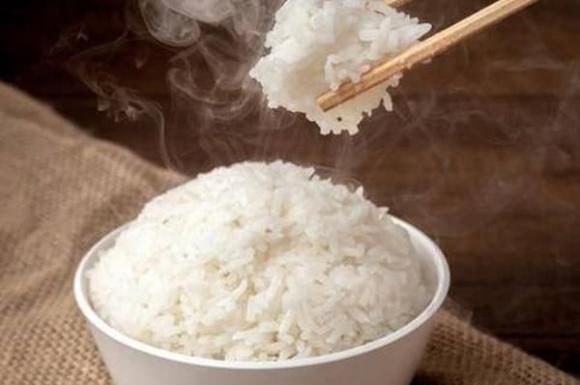 To Cook Rice, Should You Use Oil or Vinegar? Many People Get it Wrong, No Wonder the Rice Doesn’t Smell Good at All