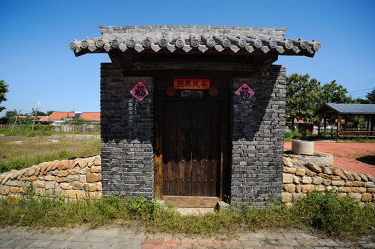 Ancient Saying: ‘Eight Great Taboos in Front of the House Scatter Wealth and Fortune’, What Are They?