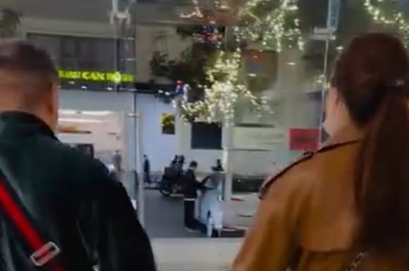 The Heartwarming Bond: Justice’s Wife Captures a Tender Moment of Love and Support