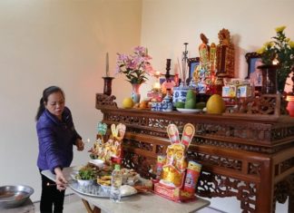 Don’t put this on the altar: Offering to Kitchen Gods might bring bad luck all year