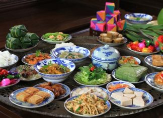 Worshiping New Year’s Eve in the Year of Wood Horse 2024: Auspicious Time, Traditional Ritual, and Proper Offerings