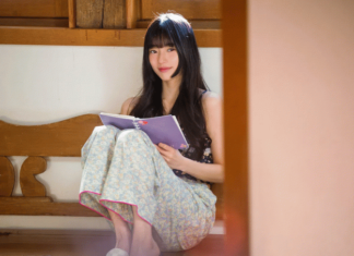 Suzy receives a shower of praise for her stunning Y2K fashion sense in her new movie