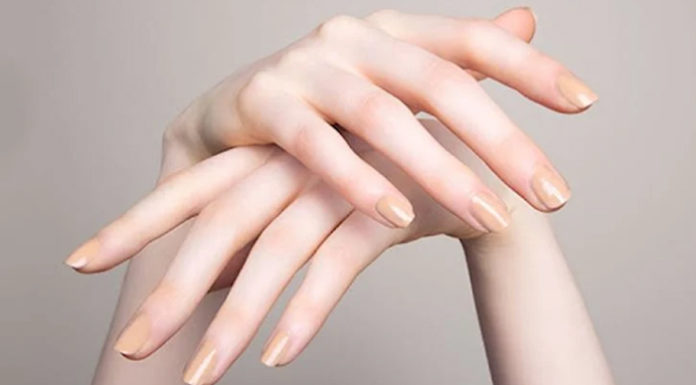 6 Habits that Make Your Hands Age Faster and Waste Money on Skincare