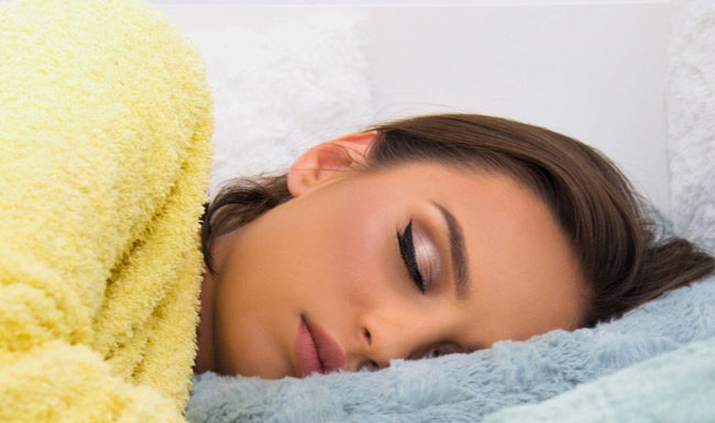 6 Harmful Habits that Age Your Skin Before Its Time