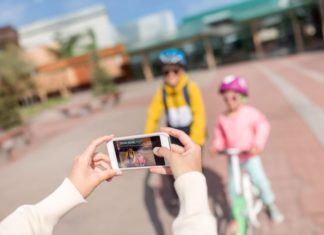 Dangerous Things Parents Don’t Know About Taking Photos of Kids on Tet Day