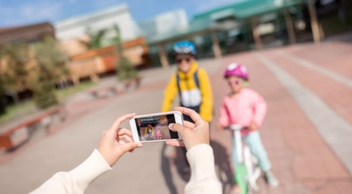 Dangerous Things Parents Don’t Know About Taking Photos of Kids on Tet Day
