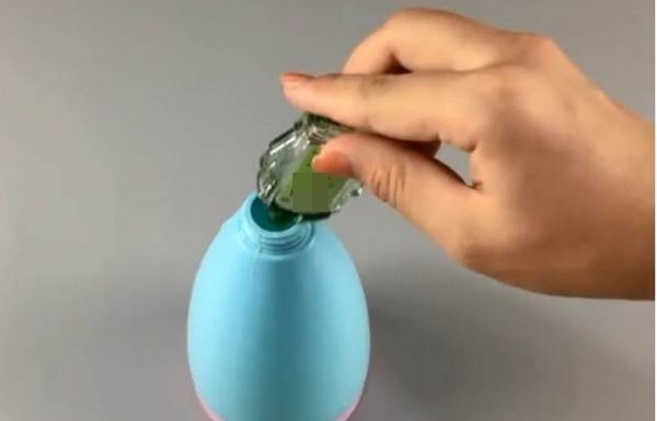 Oil spill in vinegar and a lifehack for everyone, too bad I just found out