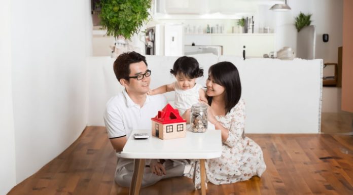 Expert Shares 3 Ways to Teach Kids about Money for a Successful and Wealthy Future