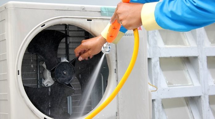 Cool down your air conditioner by pouring water into the hot block: Repairman puzzled