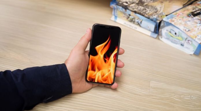 Is it better to plug the charger into the socket or the phone first when charging the battery? Simple yet unknown.