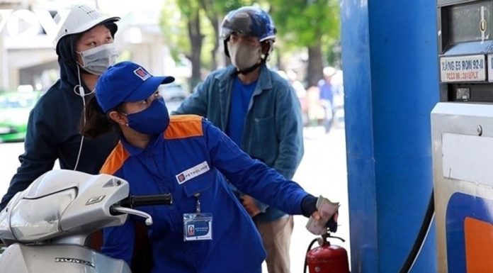 Don’t Fill Up Gas Tank or 50 Thousand: There’s a Smart Way to Save, Fill as Much as You Want and Still Make Money