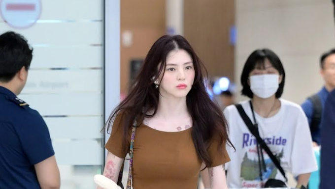 Han So Hee slays in all-black outfits with these amazing tips