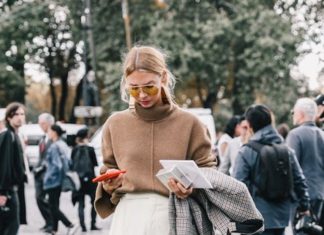 Upgrade your summer style with wide-leg pants for a chic New Year’s look.