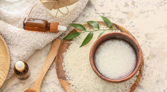 Burying the phone in rice may sound crazy, but its benefits are amazing