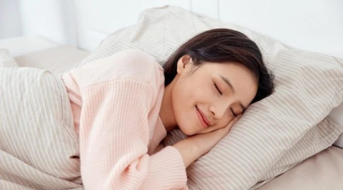 13 Simple Ways to Easily Fall Asleep