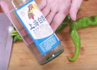 White vinegar on your palm and rub well, amazing effectiveness, try it at home.