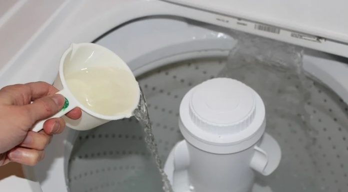 Surprising results with a little coffee poured into your laundry, people thought it was a bad idea but 30 minutes later it worked wonders, don’t miss out!