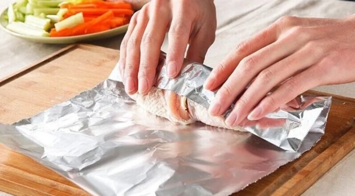 Is it safe to use aluminum foil in an air fryer?