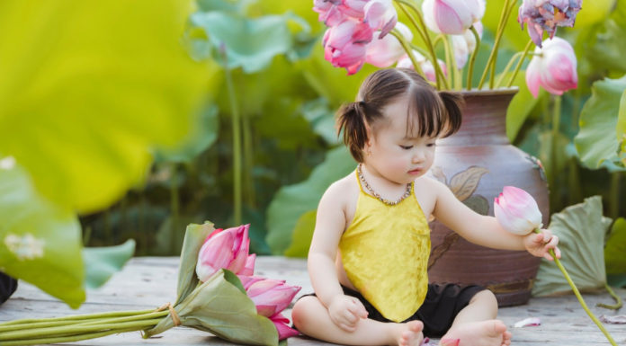 Whether boy or girl: This child born at 3 hours, destined to become a dragon or phoenix, parents seek blessing for the child.