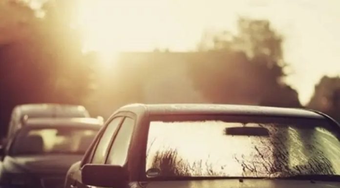 Quickly cool down your car parked under the sun