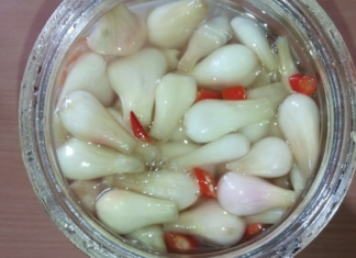 Who Should Avoid Eating Salted Pickled Vegetables on Tet Holiday?