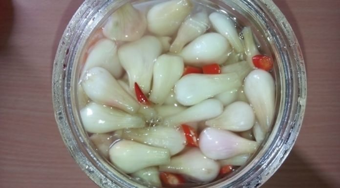 Who Should Avoid Eating Salted Pickled Vegetables on Tet Holiday?