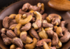 Who should avoid eating cashews?