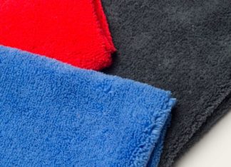 “How to Easily Clean a TV Screen – Even Beginners Can Do It!”