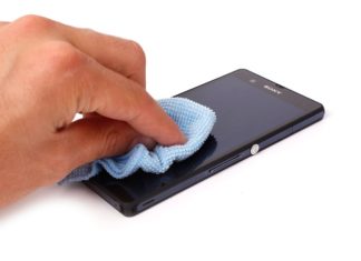 A Simple Guide for Cleansing Your Phone and Tablet Touchscreens