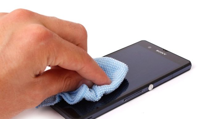 A Simple Guide for Cleansing Your Phone and Tablet Touchscreens