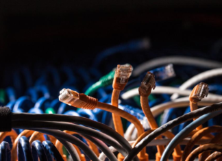 Crimp a 4-Pair Network Cable Easily at Home