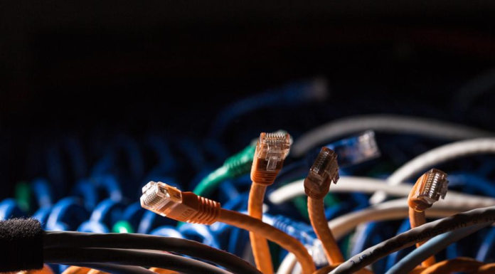 Crimp a 4-Pair Network Cable Easily at Home