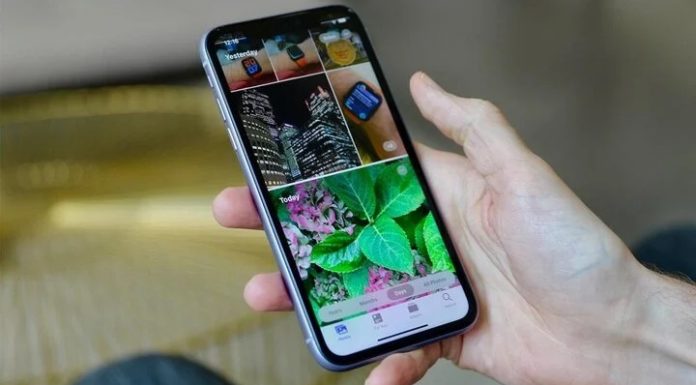 Can resetting iPhone to factory settings cause photo loss?