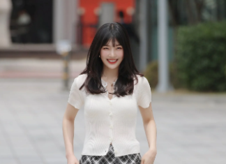 Joy (Red Velvet) suggests a series of youthful and feminine work outfits for a sweet and beautiful look all year round.