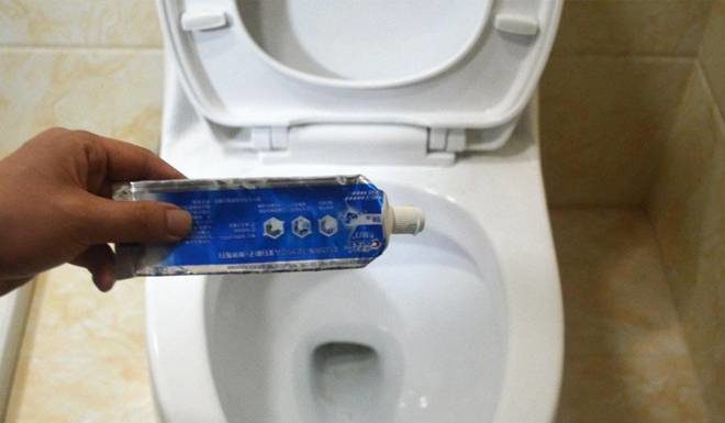 Don’t throw away empty toothpaste tubes, throw them in the toilet, it’s helpful and saves money.