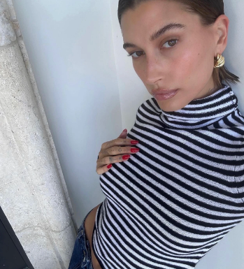 Pocket these stylish ways to wear plaid beautifully on chilly days.