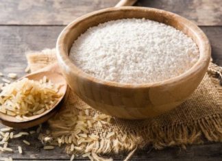 Rice Powder and Aloe Vera Gel Exfoliation for Soft, Smooth Skin