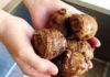 The best way to peel taro is not by using a knife, here’s how to keep your hands itch-free and remove all the slime.