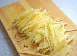 A Step to Make Potatoes Tastier, Crunchier, and Non-Sticky after Slicing, Avoid Frying Immediately