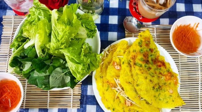 Enjoy the Tasty, Golden Crust of Banh Xeo All Across the Country