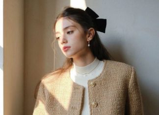 4 Trendy Sweater Styles That Perfectly Match High-Neck Sweaters, Keeping You Warm and Stylish