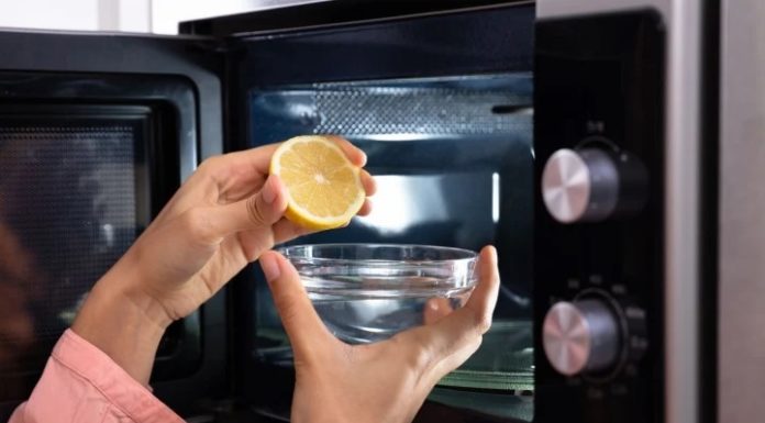5 Easy Ways to Clean a Greasy, Sticky Microwave in No Time