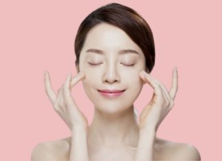 5 Effective Home Massage Techniques to Reduce Puffiness